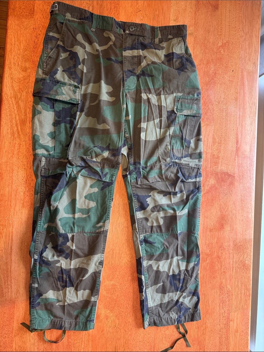 Men's Large Regular Army issue BDU Woodland Camouflage Cargo Pants